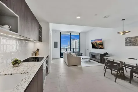 159 NE 6th Street Miami FL 33132