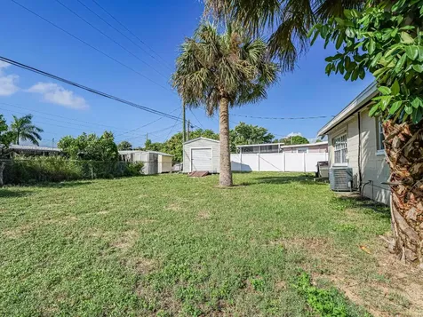 563 4th Place SW Vero Beach FL 32962