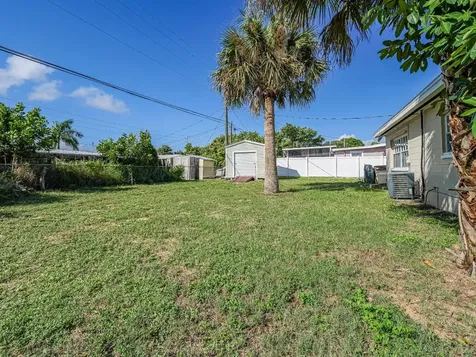 563 4th Place SW Vero Beach FL 32962