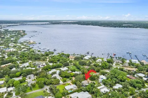 217 SE Oriole Avenue Stuart FL 34996