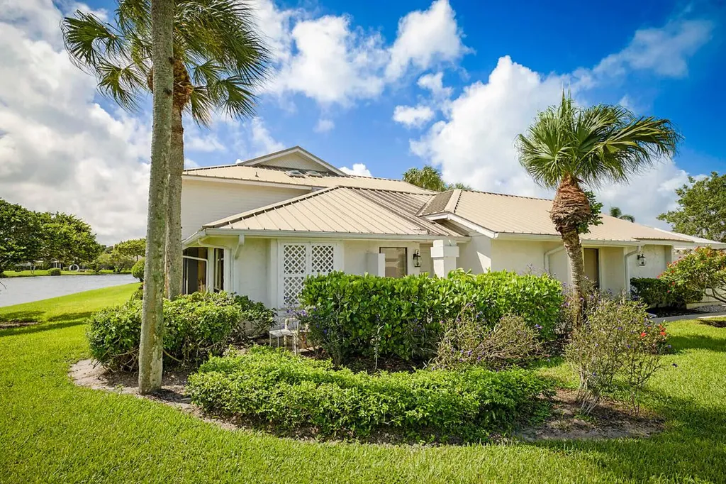 5611 SE Foxcross Place Stuart FL 34997