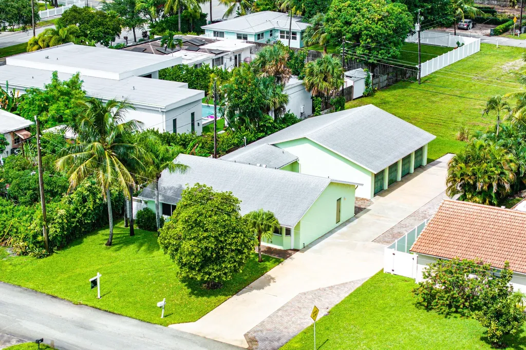 165 NW 8th Street Boca Raton FL 33432