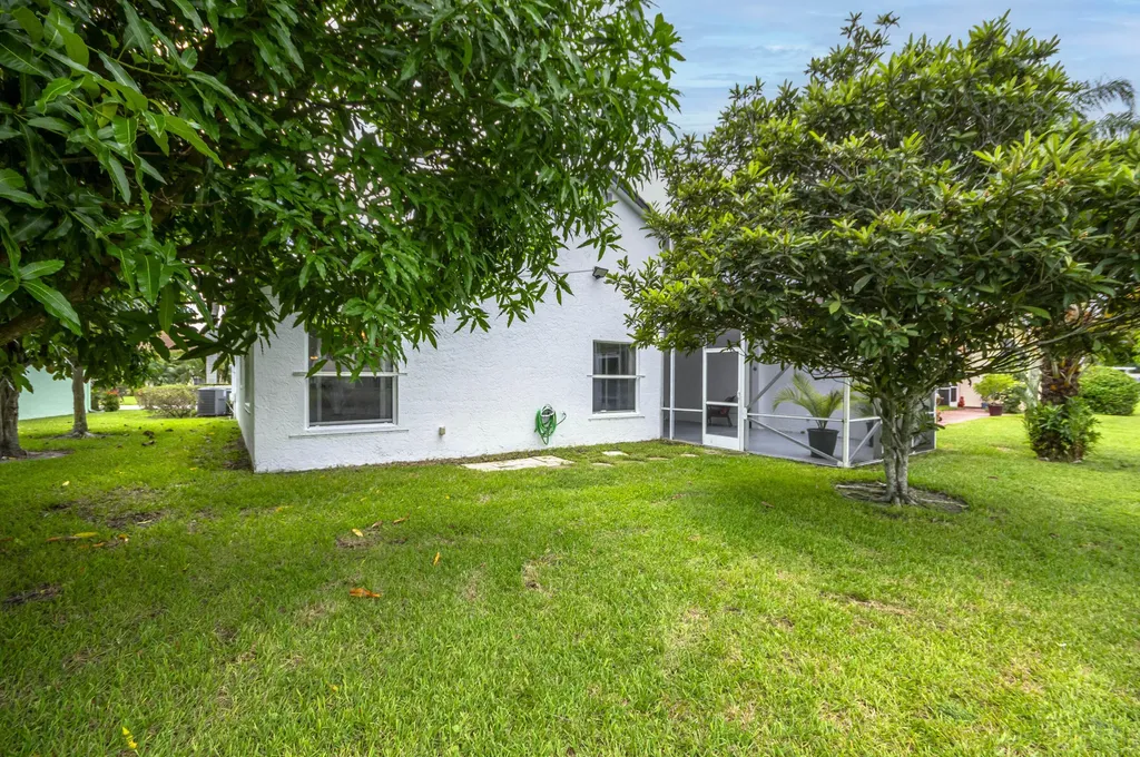 5055 Robino Circle West Palm Beach FL 33417
