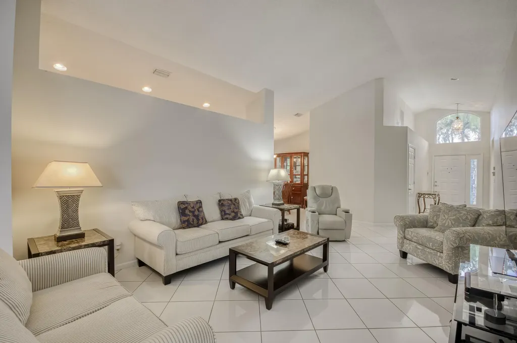 5055 Robino Circle West Palm Beach FL 33417