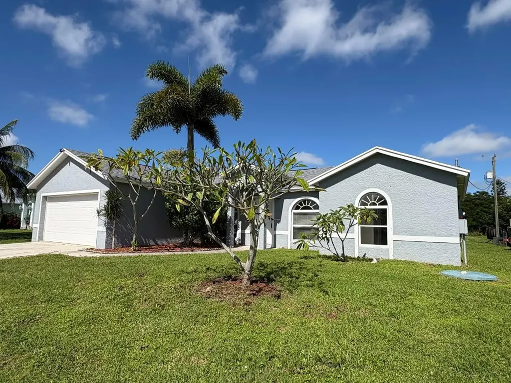 441 SE Starflower Avenue Port St Lucie FL 34983