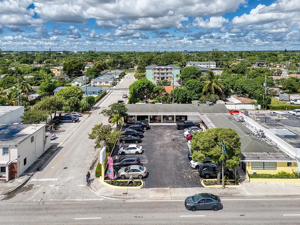 901 N Dixie Highway Lake Worth FL 33460