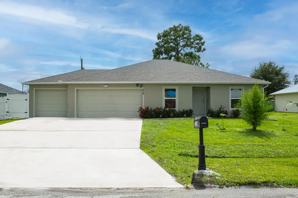 514 NW Lincoln Avenue Port St Lucie FL 34983