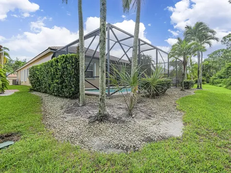 6871 SE Twin Oaks Circle Stuart FL 34997