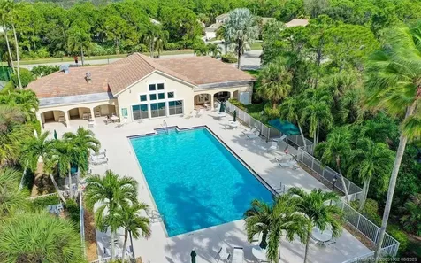 6871 SE Twin Oaks Circle Stuart FL 34997