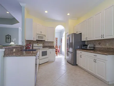 6871 SE Twin Oaks Circle Stuart FL 34997