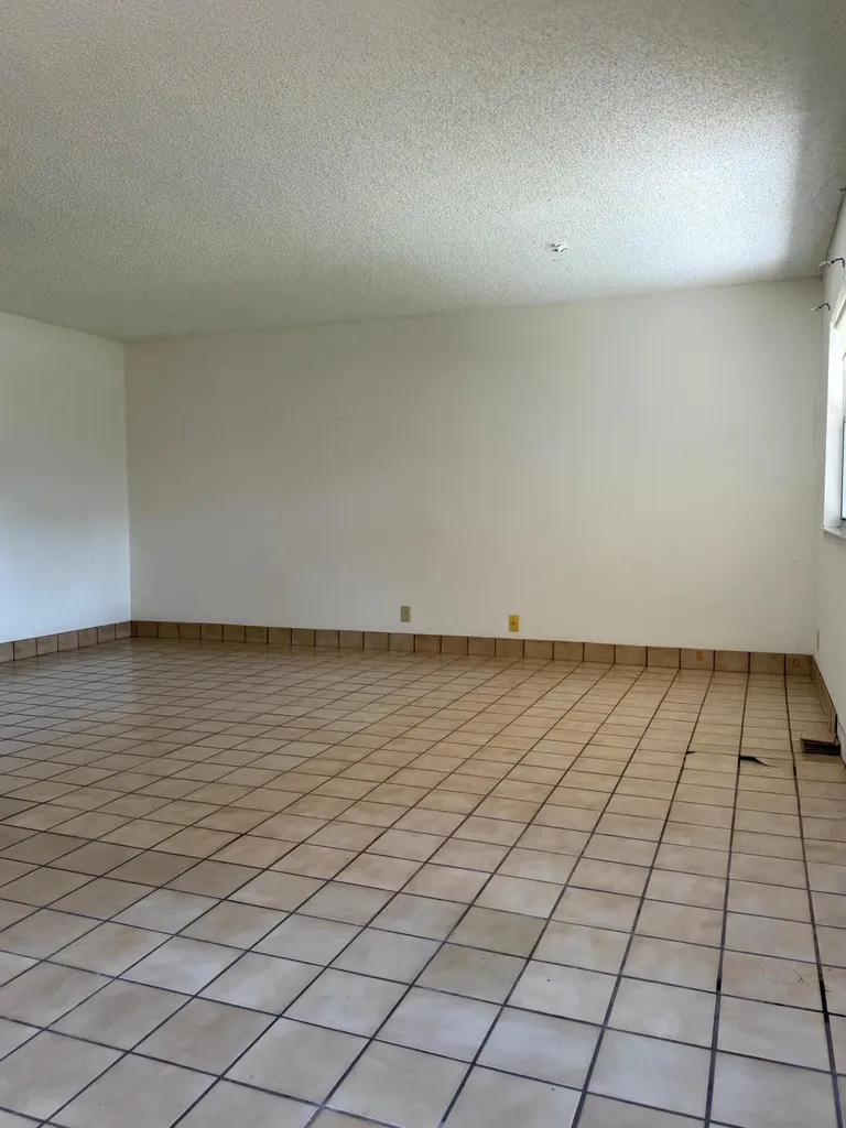 580 Brittany M Delray Beach FL 33446