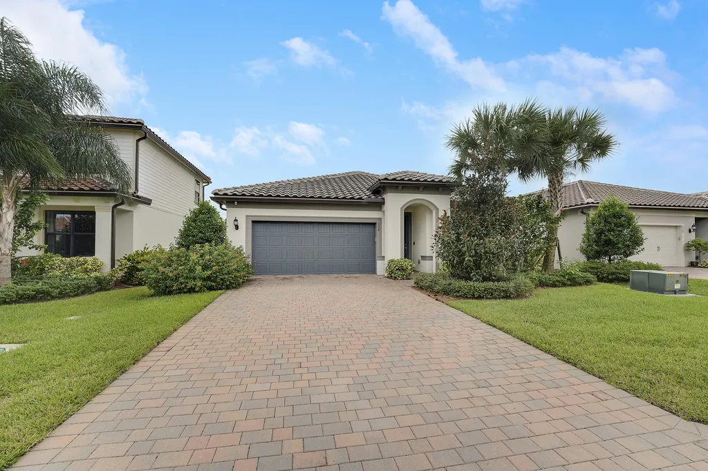 534 SE Crathes Street Port St Lucie FL 34984