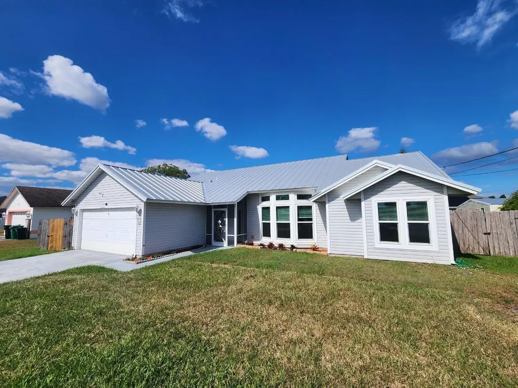 733 SW Acapulco Terrace Port St Lucie FL 34953