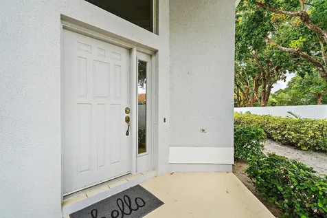 137 Eagleton Court Palm Beach Gardens FL 33418