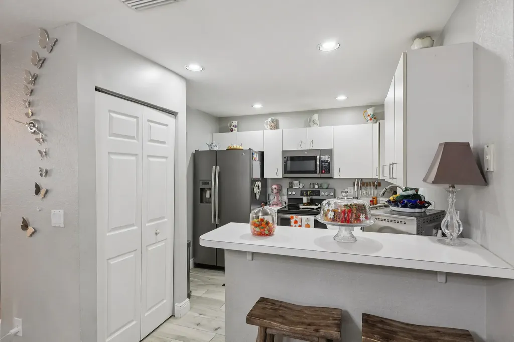 2837 NW 99th Terrace Sunrise FL 33322