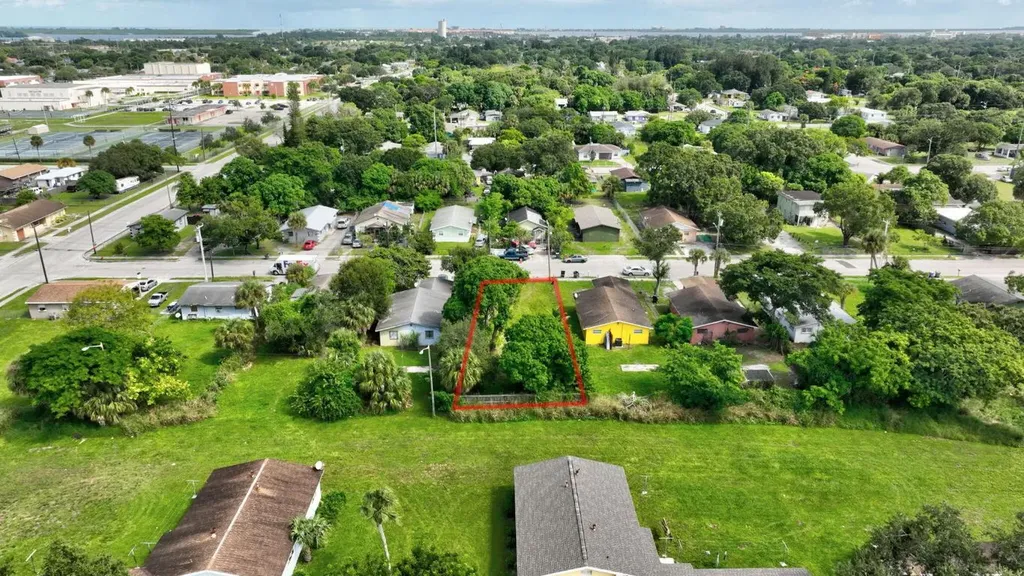 901 N 22nd Street Fort Pierce FL 34950