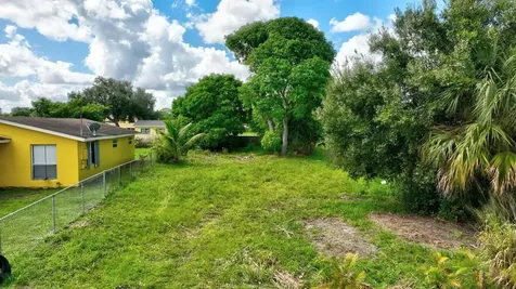 901 N 22nd Street Fort Pierce FL 34950