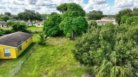 901 N 22nd Street Fort Pierce FL 34950