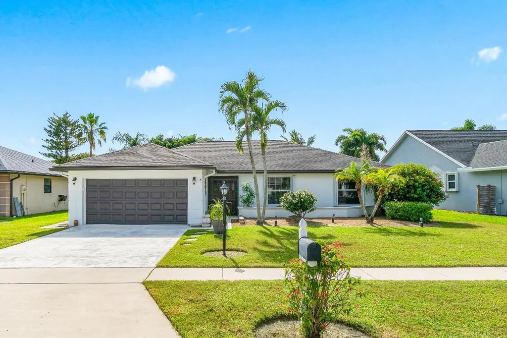 8412 White Egret Way Lake Worth FL 33467