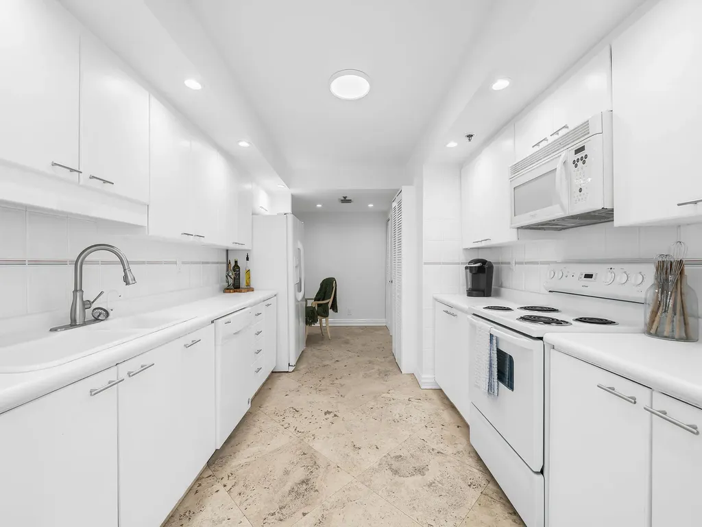 2917 S Ocean Boulevard Highland Beach FL 33487