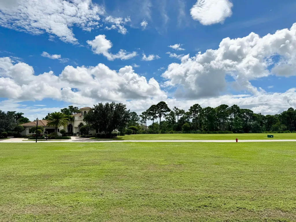 137 SE Mira Lavella Port St Lucie FL 34984