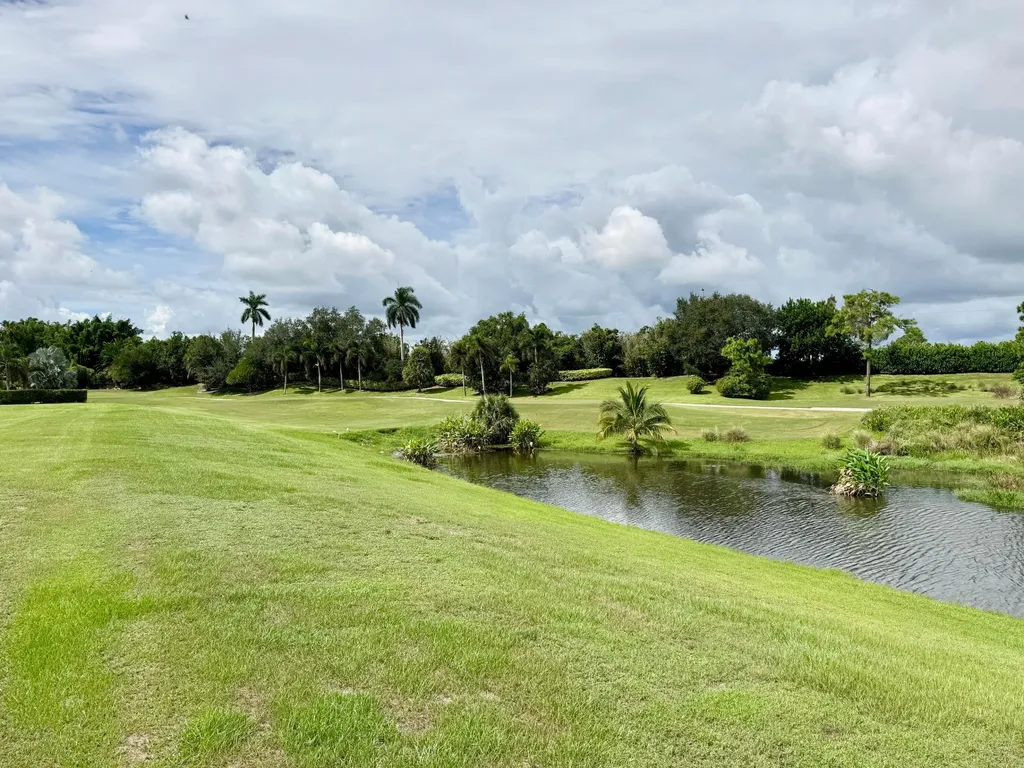 137 SE Mira Lavella Port St Lucie FL 34984