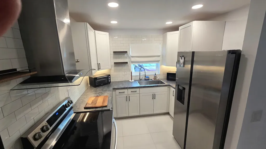 2568 Dudley Drive E West Palm Beach FL 33415