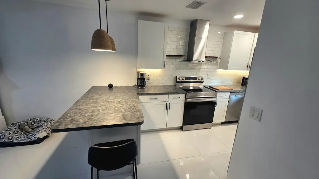 2568 Dudley Drive E West Palm Beach FL 33415