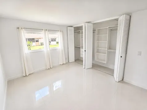 2568 Dudley Drive E West Palm Beach FL 33415
