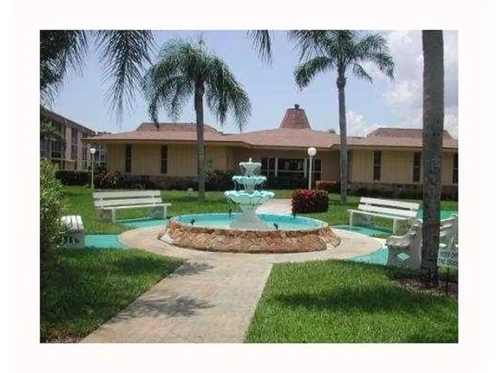 500 Village Green Circle W Palm Springs FL 33461