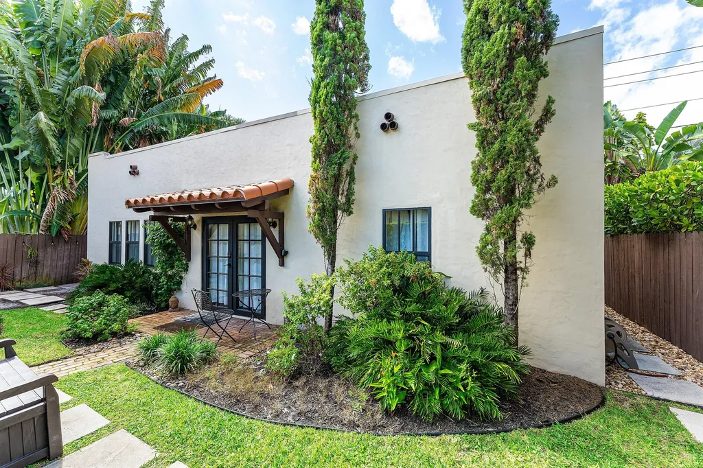 3505 Poinsettia Avenue West Palm Beach FL 33407
