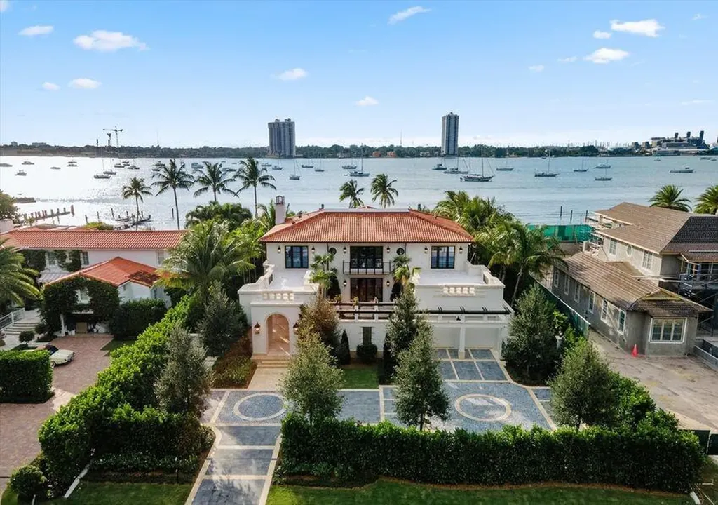 1260 N Lake Way Palm Beach FL 33480