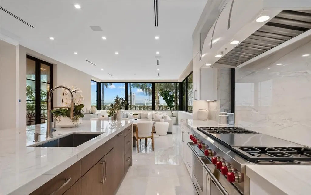 1260 N Lake Way Palm Beach FL 33480