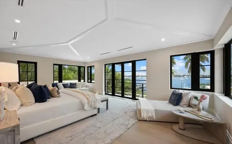 1260 N Lake Way Palm Beach FL 33480