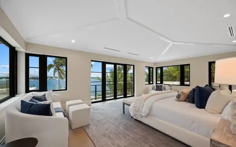 1260 N Lake Way Palm Beach FL 33480