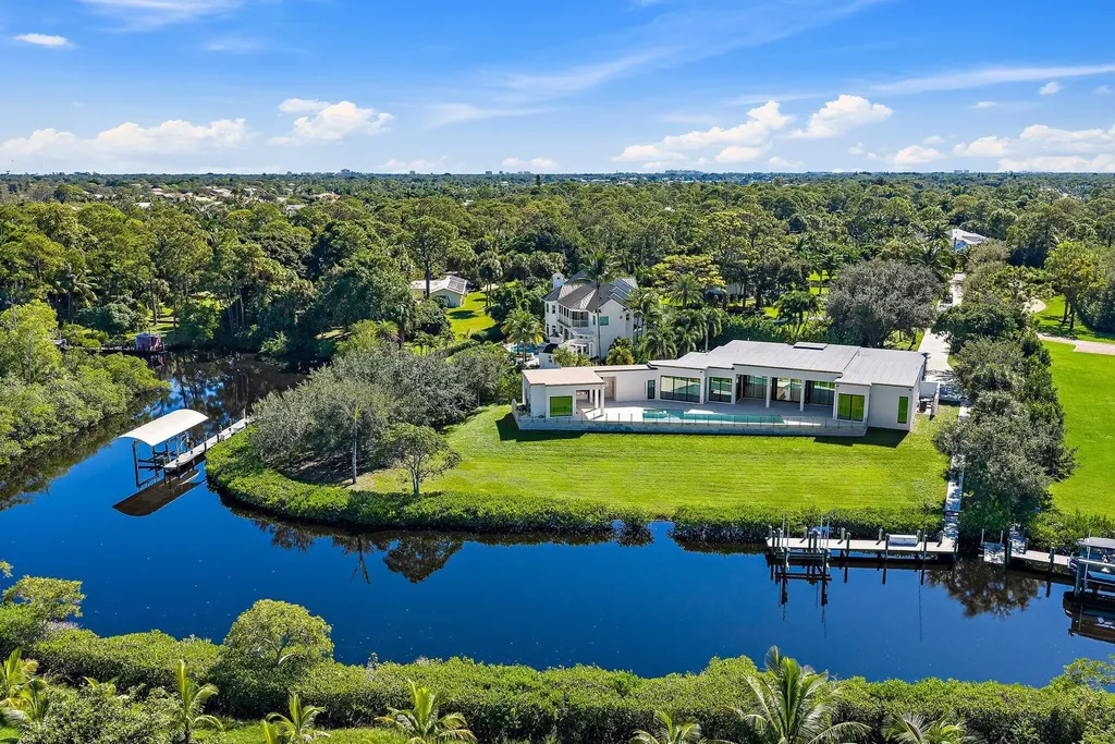 8309 SE Rivers Edge Street Jupiter FL 33458
