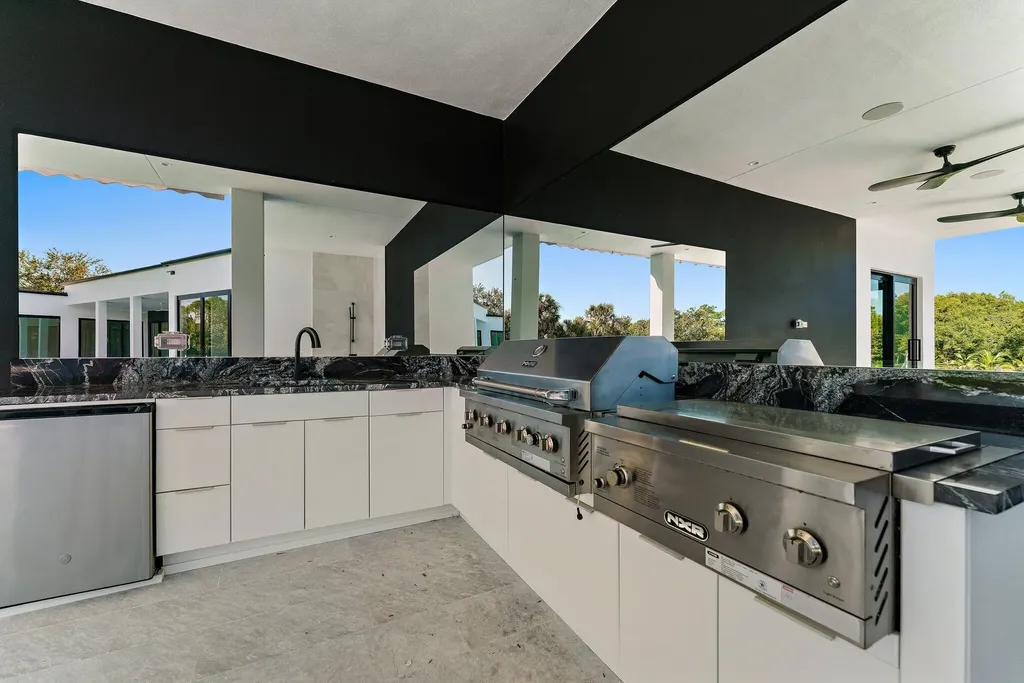 8309 SE Rivers Edge Street Jupiter FL 33458