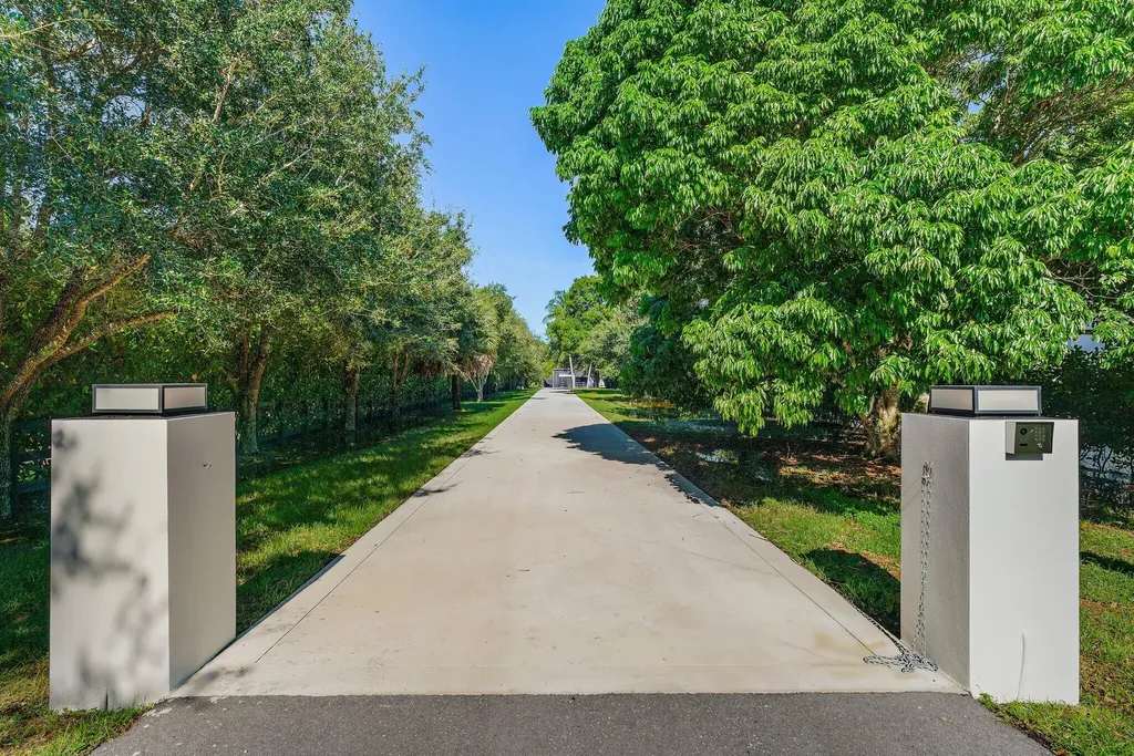 8309 SE Rivers Edge Street Jupiter FL 33458