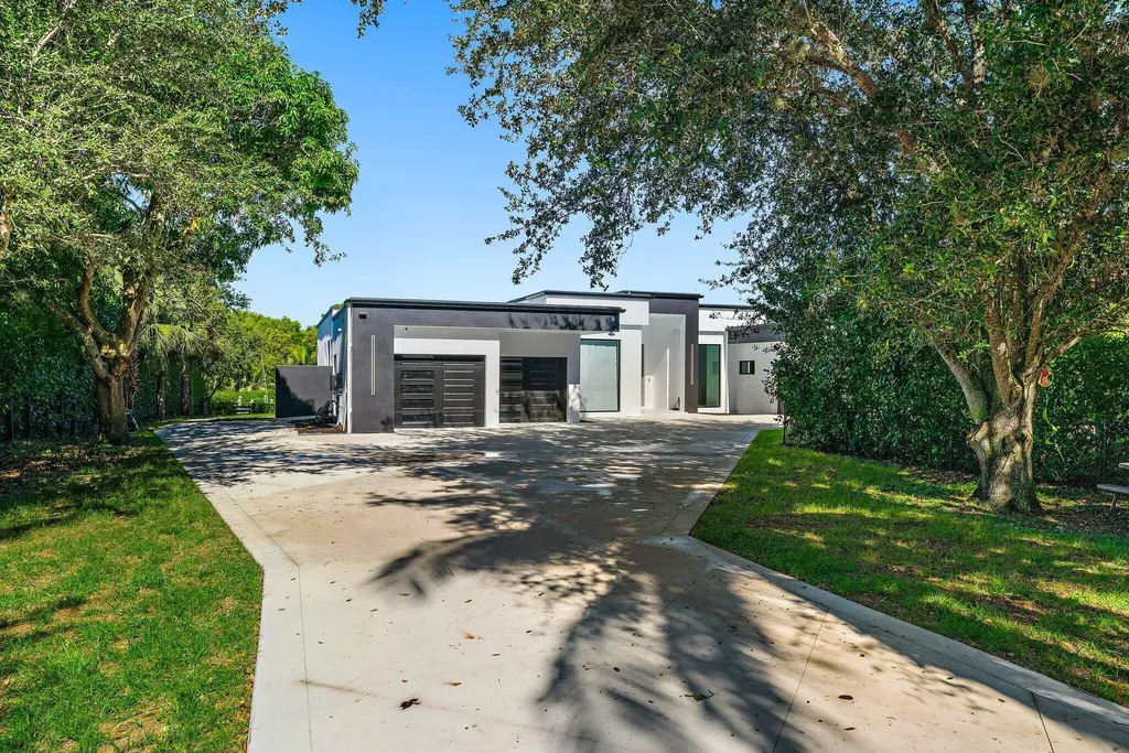 8309 SE Rivers Edge Street Jupiter FL 33458