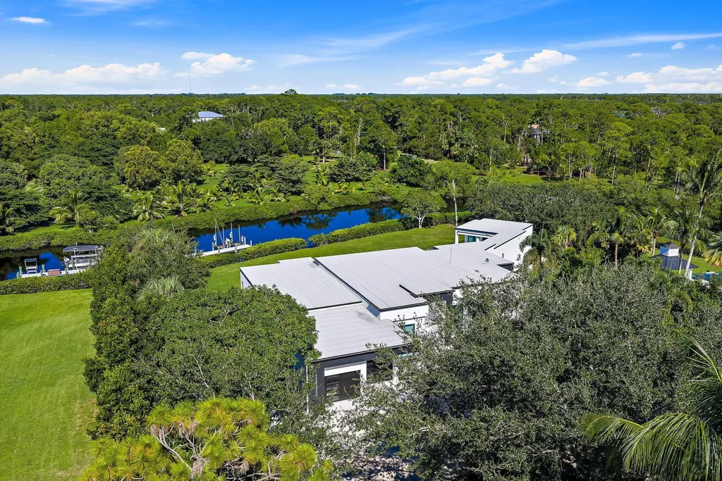8309 SE Rivers Edge Street Jupiter FL 33458