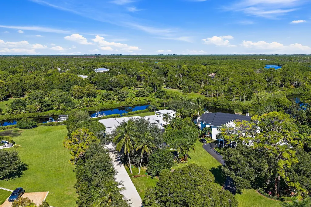 8309 SE Rivers Edge Street Jupiter FL 33458