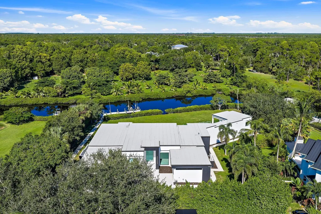 8309 SE Rivers Edge Street Jupiter FL 33458