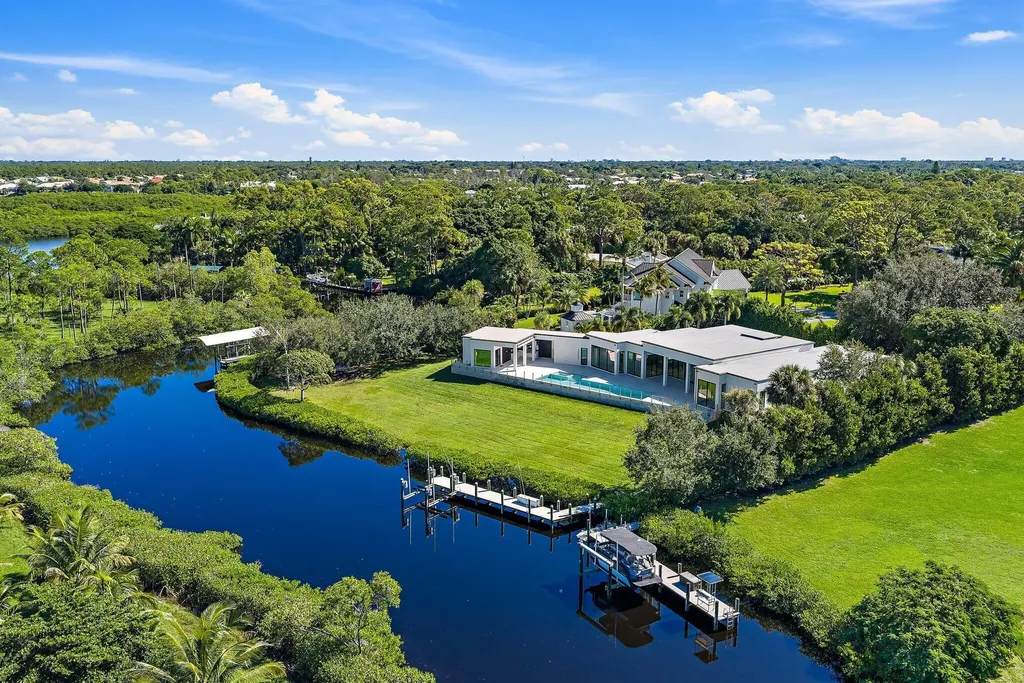 8309 SE Rivers Edge Street Jupiter FL 33458
