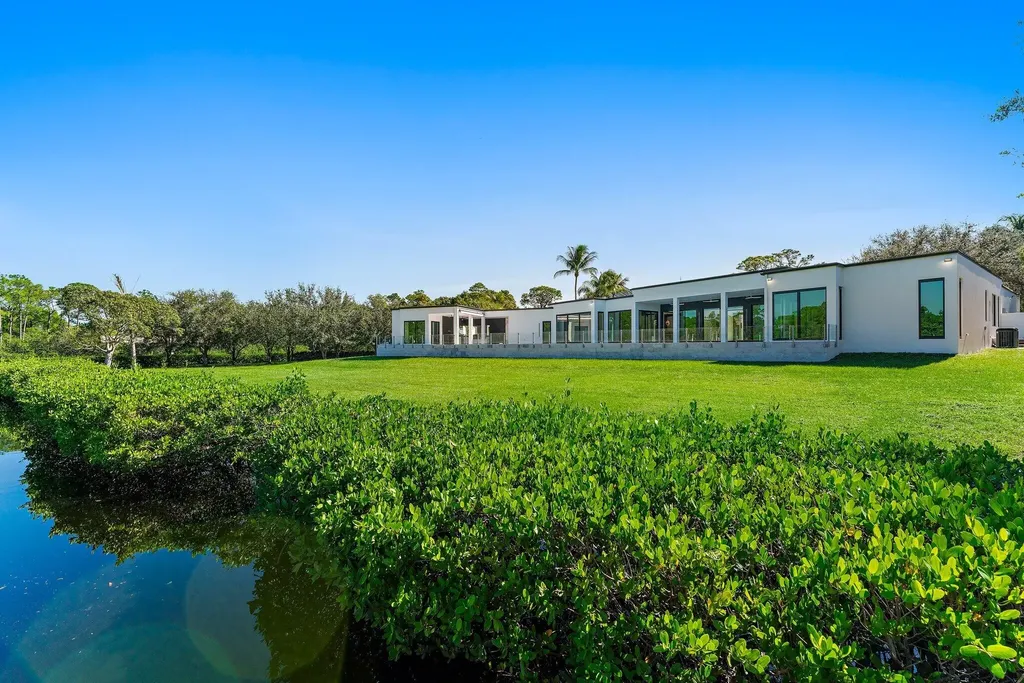 8309 SE Rivers Edge Street Jupiter FL 33458