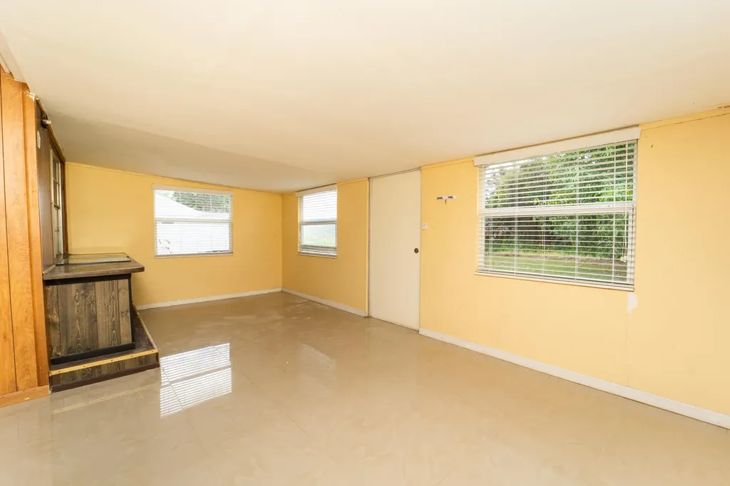 382 SE Evans Avenue Port St Lucie FL 34984