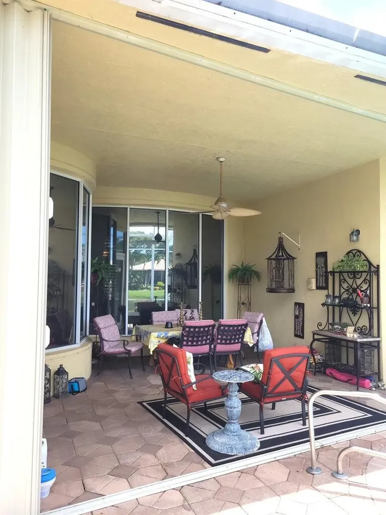 8768 Via Prestigio E Wellington FL 33411