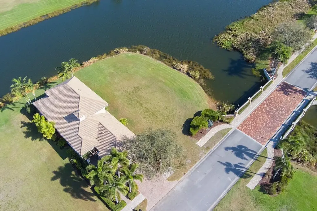 152 SE Santa Gardenia Port St Lucie FL 34984