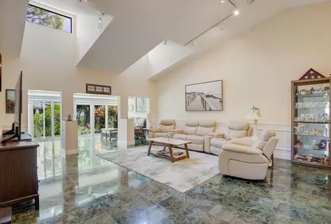 6827 Fountains Circle Lake Worth FL 33467