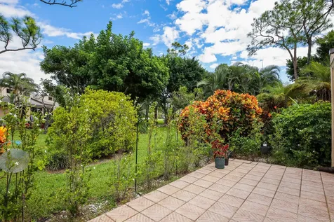 6827 Fountains Circle Lake Worth FL 33467