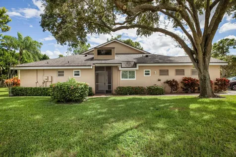 6827 Fountains Circle Lake Worth FL 33467